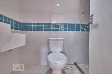 Banheiro de kitnet/studio para alugar com 1 quarto, 40m² em Cidade Nova, Rio de Janeiro