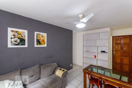 Sala de apartamento à venda com 3 quartos, 68m² em Santa Rosa, Niterói