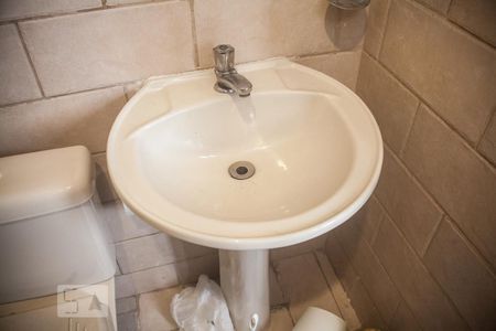Banheiro - Torneira de apartamento para alugar com 1 quarto, 32m² em Higienópolis, São Paulo