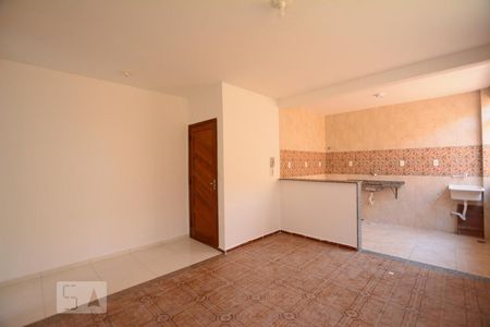 Sala de apartamento para alugar com 2 quartos, 45m² em Brás de Pina, Rio de Janeiro