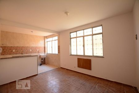 Sala de apartamento para alugar com 2 quartos, 45m² em Brás de Pina, Rio de Janeiro