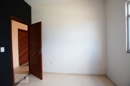 Sala de apartamento para alugar com 1 quarto, 35m² em Brás de Pina, Rio de Janeiro