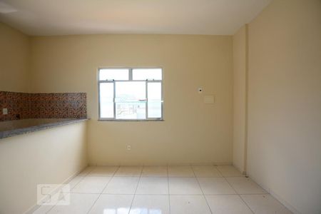 Sala de apartamento para alugar com 1 quarto, 45m² em Brás de Pina, Rio de Janeiro