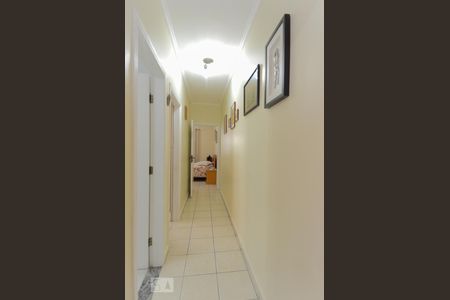 Corredor dos Quartos de casa à venda com 3 quartos, 165m² em Vila Augusta, Guarulhos