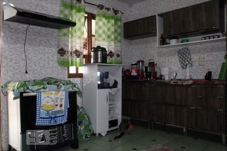 Cozinha - Armários de casa à venda com 2 quartos, 72m² em Mathias Velho, Canoas