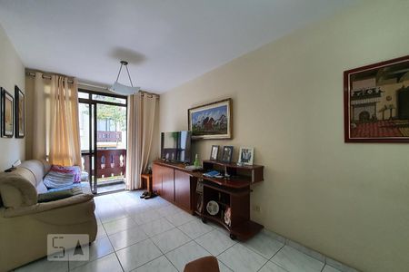 Apartamento para alugar com 88m², 4 quartos e 5 vagasSala