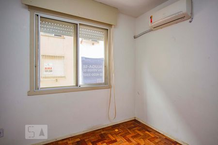 Sala  de apartamento para alugar com 1 quarto, 38m² em Jardim Leopoldina, Porto Alegre