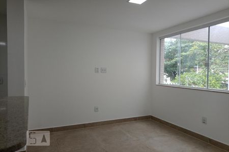 Sala de apartamento para alugar com 2 quartos, 48m² em Pechincha, Rio de Janeiro