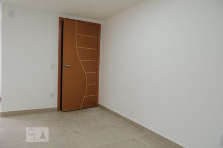 Sala de apartamento para alugar com 2 quartos, 48m² em Pechincha, Rio de Janeiro