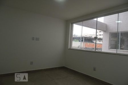 Sala de apartamento para alugar com 2 quartos, 48m² em Pechincha, Rio de Janeiro