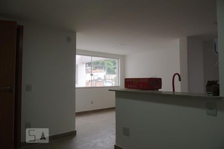 Sala de apartamento para alugar com 2 quartos, 48m² em Pechincha, Rio de Janeiro