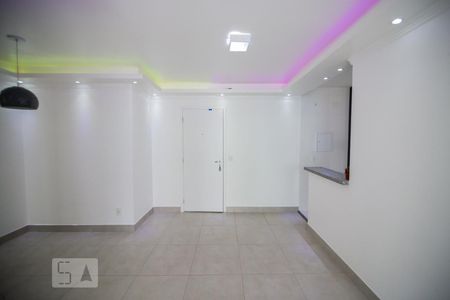 Sala de apartamento para alugar com 3 quartos, 77m² em Jardim Arpoador, São Paulo