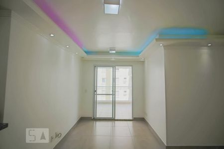 Sala de apartamento para alugar com 3 quartos, 77m² em Jardim Arpoador, São Paulo