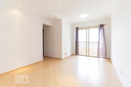 Sala de apartamento para alugar com 3 quartos, 68m² em Vila Isa, São Paulo