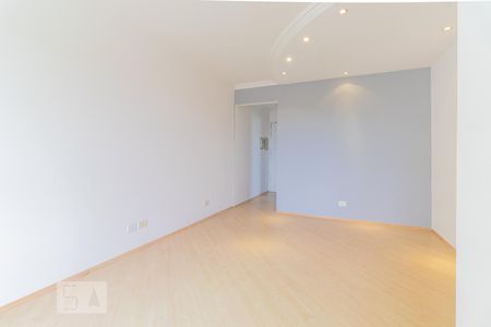 Sala de apartamento para alugar com 3 quartos, 68m² em Vila Isa, São Paulo