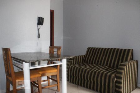 Sala e cozinha de apartamento para alugar com 1 quarto, 34m² em São José, Canoas