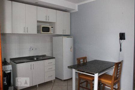 Sala e cozinha de apartamento para alugar com 1 quarto, 34m² em São José, Canoas