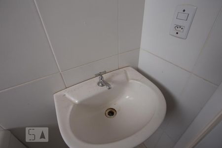 Banheiro social - pia de apartamento para alugar com 2 quartos, 48m² em Parque São Sebastião, Ribeirão Preto