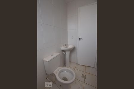 Banheiro social de apartamento para alugar com 2 quartos, 48m² em Parque São Sebastião, Ribeirão Preto