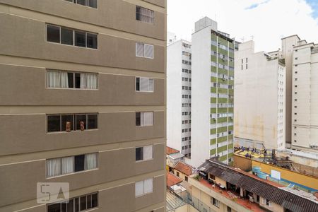 Vista da sala de apartamento para alugar com 3 quartos, 85m² em Pinheiros, São Paulo