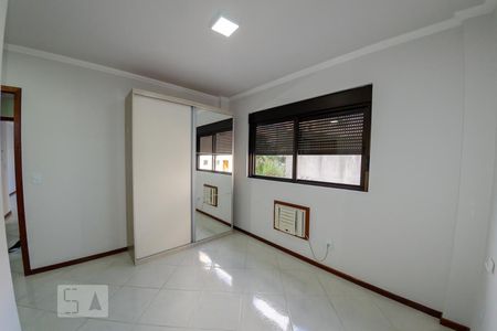 Suíte de apartamento para alugar com 2 quartos, 98m² em Agronômica, Florianópolis