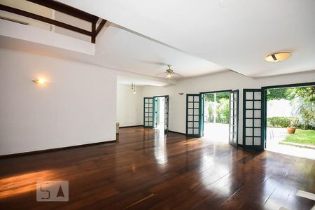 Sala de casa à venda com 3 quartos, 320m² em Fazenda Morumbi, São Paulo