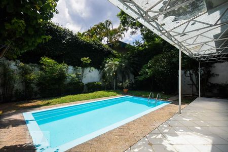 Piscina de casa à venda com 3 quartos, 320m² em Fazenda Morumbi, São Paulo