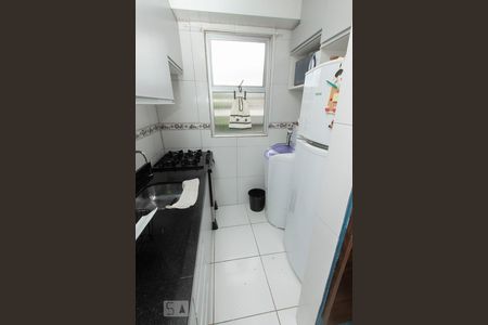 Cozinha de apartamento à venda com 2 quartos, 45m² em Partenon, Porto Alegre