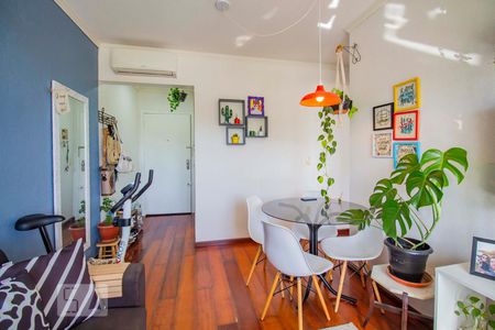 Sala  de apartamento para alugar com 1 quarto, 47m² em Agronomia, Porto Alegre