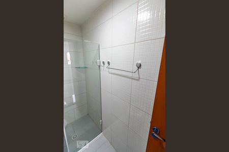 Banheiro de kitnet/studio para alugar com 1 quarto, 33m² em Vila Galvão, Guarulhos