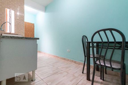 Cozinha de casa para alugar com 1 quarto, 35m² em Jardim Aurora (zona Leste), São Paulo