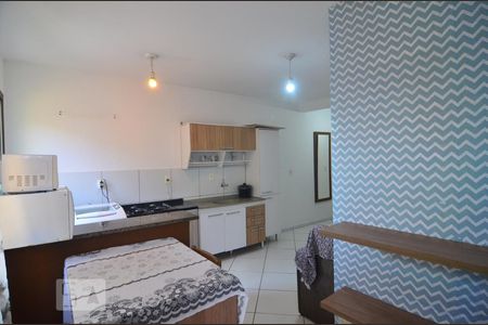 Sala e cozinha de apartamento à venda com 1 quarto, 65m² em Igara, Canoas