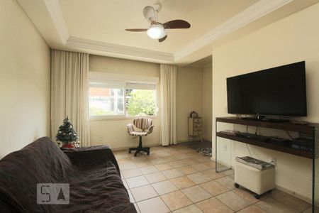 SALA de casa à venda com 3 quartos, 400m² em Santa Maria Goretti, Porto Alegre