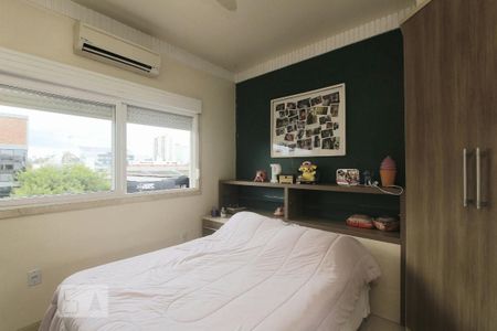 QUARTO 1 de casa à venda com 3 quartos, 400m² em Santa Maria Goretti, Porto Alegre