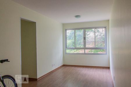 Sala de apartamento para alugar com 3 quartos, 63m² em Jardim Utinga, Santo André