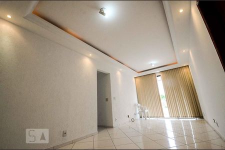 Sala de apartamento para alugar com 3 quartos, 80m² em Jardim Guanabara, Rio de Janeiro