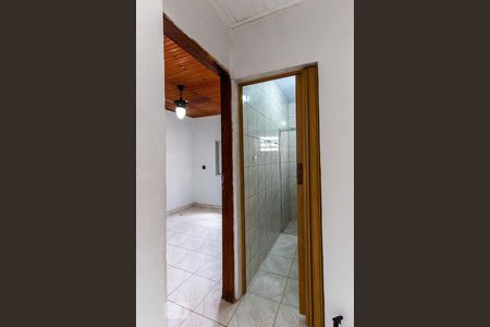 Corredor Quarto e Banheiro de casa para alugar com 1 quarto, 70m² em Jardim Leonor, Cotia