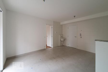 Sala / Cozinha de apartamento para alugar com 1 quarto, 38m² em Cambuci, São Paulo