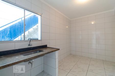 Cozinha de casa para alugar com 1 quarto, 45m² em Vila Fátima, São Paulo