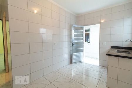 Cozinha de casa para alugar com 1 quarto, 45m² em Vila Fátima, São Paulo