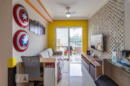 Sala de apartamento à venda com 2 quartos, 74m² em Jardim Tupanci, Barueri