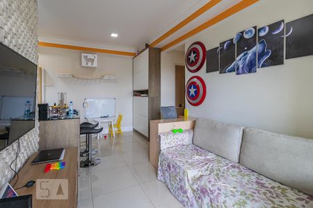 Sala de apartamento à venda com 2 quartos, 74m² em Jardim Tupanci, Barueri