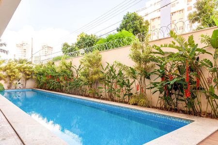 Studio para alugar com 50m², 1 quarto e 1 vaga Studio para alugar com 50m², 1 quarto e 1 vagaPiscina