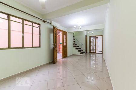 Sala de casa para alugar com 2 quartos, 144m² em Jardim Oriental, São Paulo
