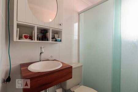 Banheiro  de apartamento à venda com 2 quartos, 57m² em Vila Oratorio, São Paulo