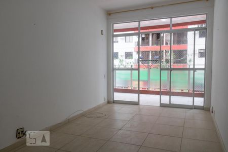 Sala de apartamento para alugar com 2 quartos, 82m² em Barra da Tijuca, Rio de Janeiro