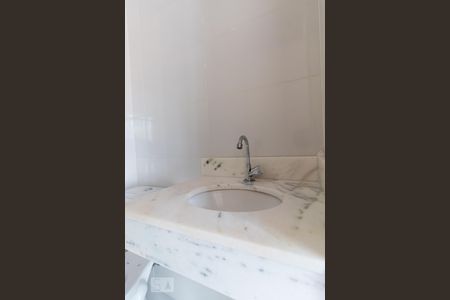 Banheiro de apartamento para alugar com 2 quartos, 45m² em Vila Salete, São Paulo