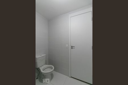 Banheiro de kitnet/studio para alugar com 1 quarto, 27m² em Brás, São Paulo