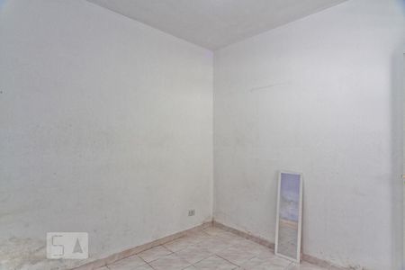 Quarto 2 de casa para alugar com 2 quartos, 50m² em Vila Zat, São Paulo