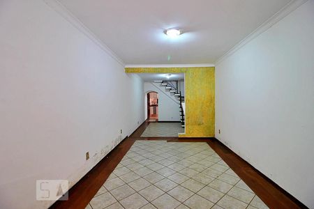 Sala de casa para alugar com 3 quartos, 185m² em Jardim Las Vegas, Santo André